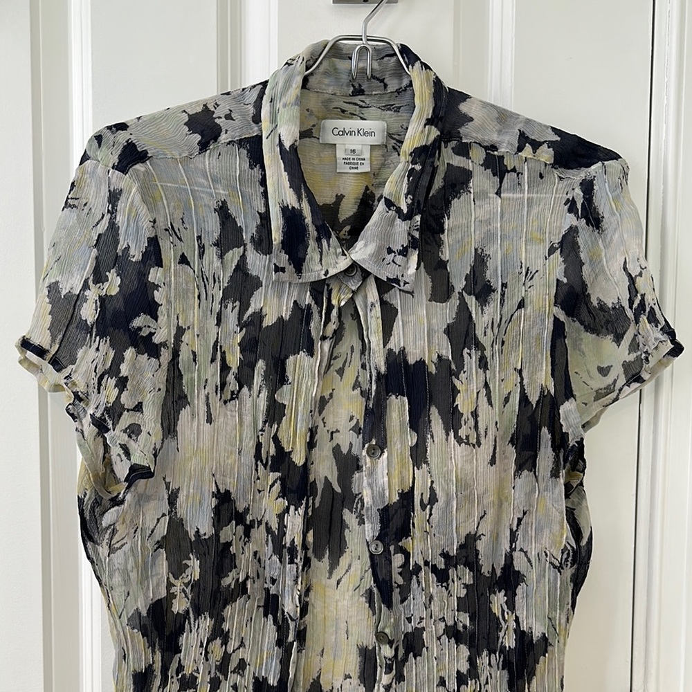Calvin Klein Abstract Patterned Blouse in Black/Cream